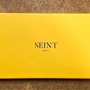 NEW Seint magnetic makeup tin compact